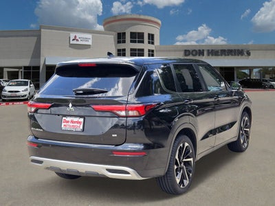 2024 Mitsubishi Outlander SE