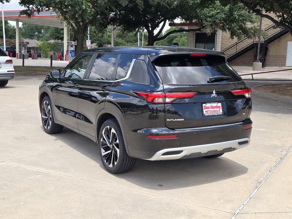 2024 Mitsubishi Outlander SE