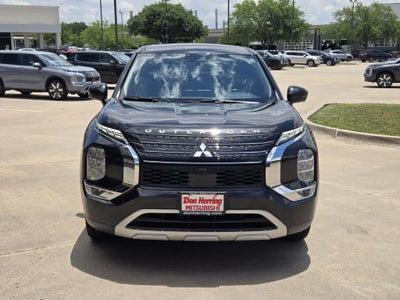 2024 Mitsubishi Outlander SE