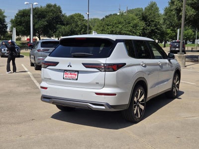 2026 Mitsubishi Outlander SE