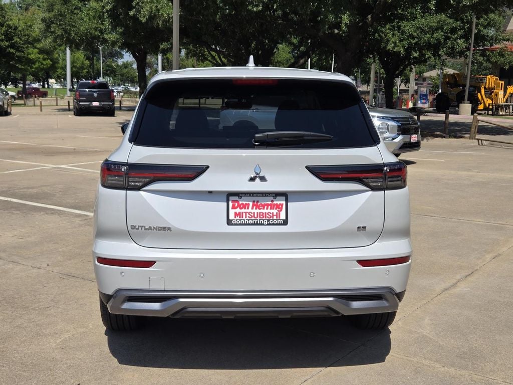 2026 Mitsubishi Outlander SE