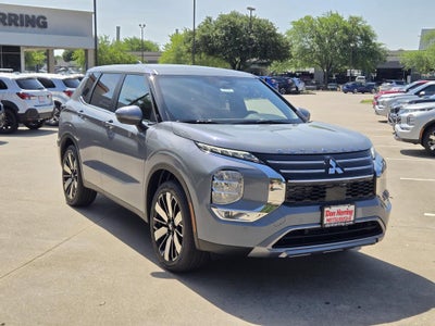 2026 Mitsubishi Outlander SE
