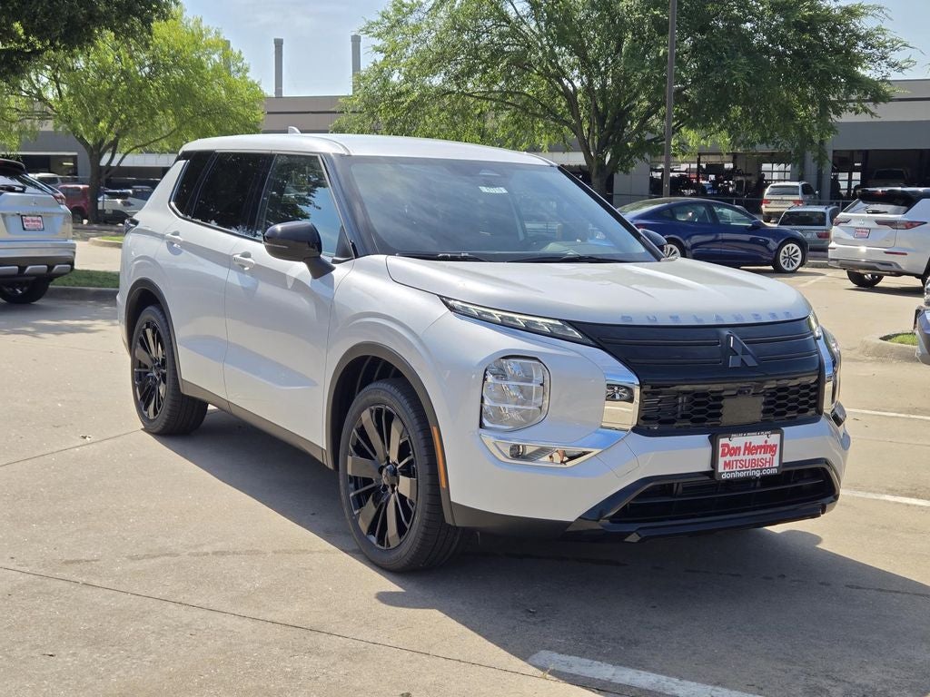 2026 Mitsubishi Outlander LE