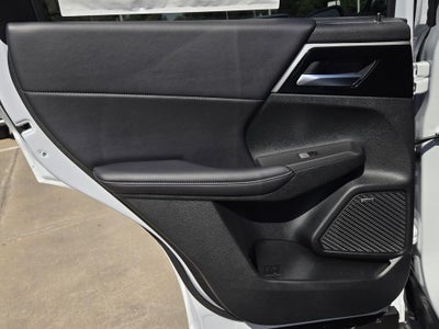 2026 Mitsubishi Outlander LE