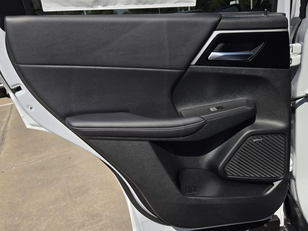 2026 Mitsubishi Outlander LE