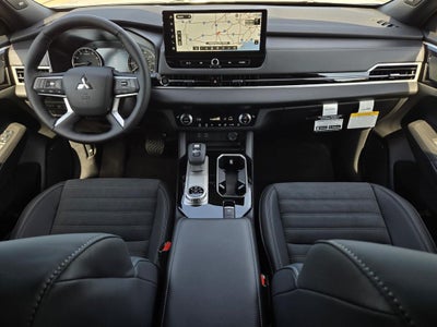 2026 Mitsubishi Outlander LE