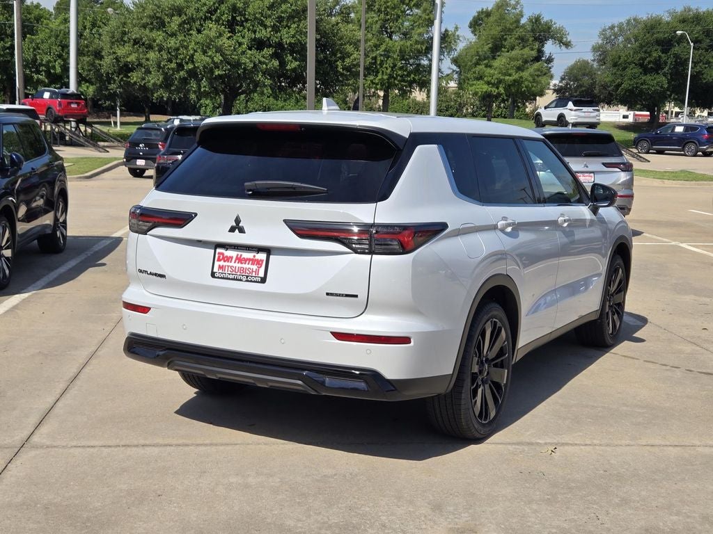 2026 Mitsubishi Outlander LE