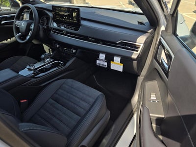 2026 Mitsubishi Outlander LE