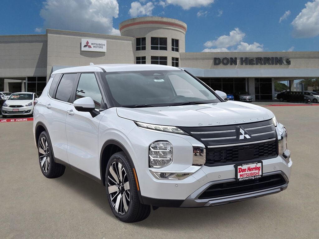 2026 Mitsubishi Outlander SE FWD's photo