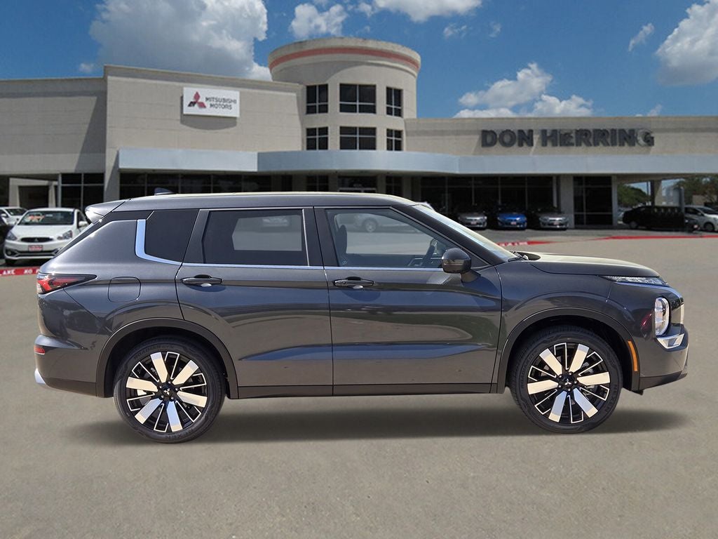 2026 Mitsubishi Outlander SE