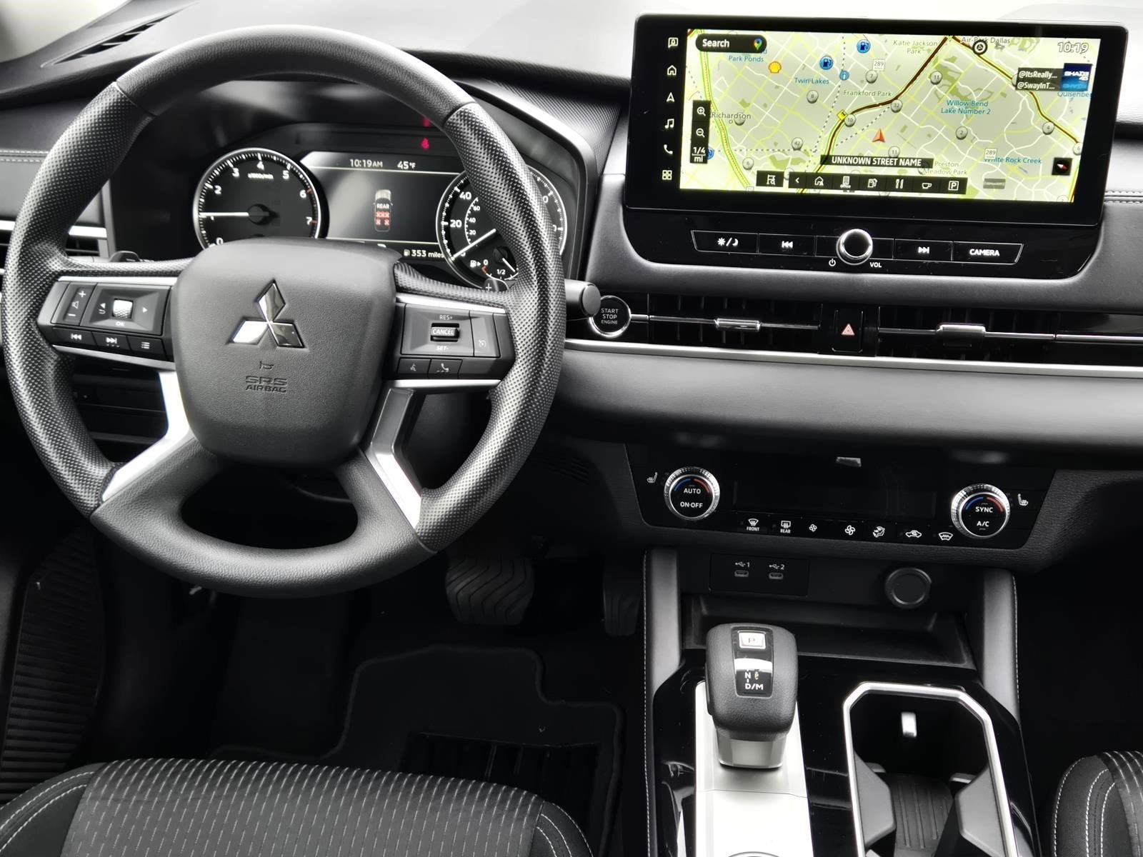 2025 Mitsubishi Outlander ES