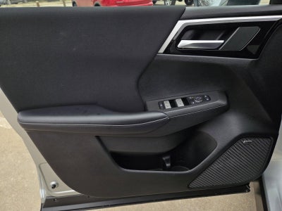 2025 Mitsubishi Outlander ES