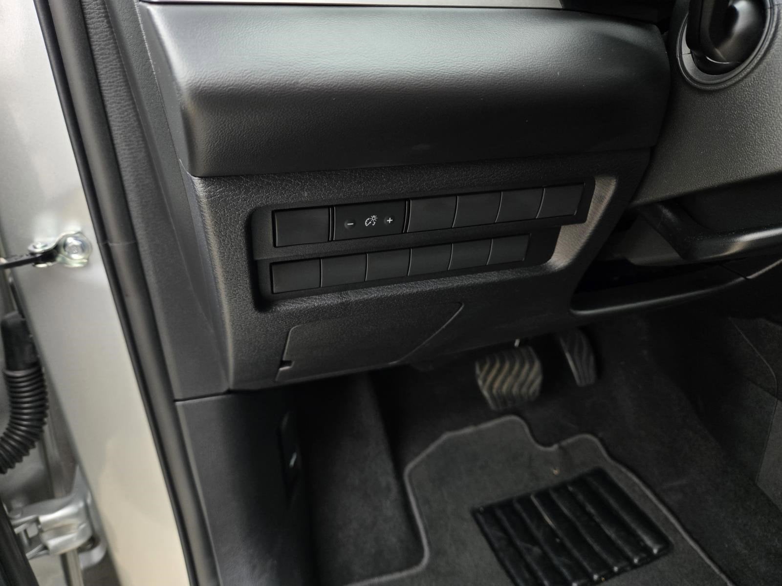 2025 Mitsubishi Outlander ES