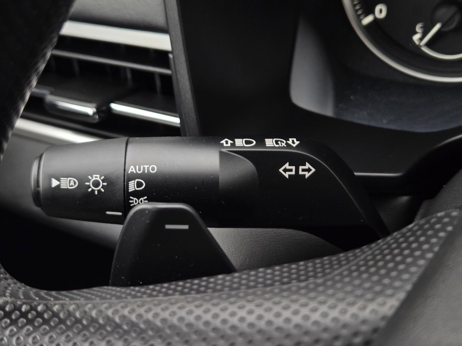 2025 Mitsubishi Outlander ES