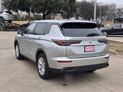2025 Mitsubishi Outlander ES
