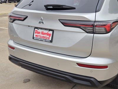 2025 Mitsubishi Outlander ES