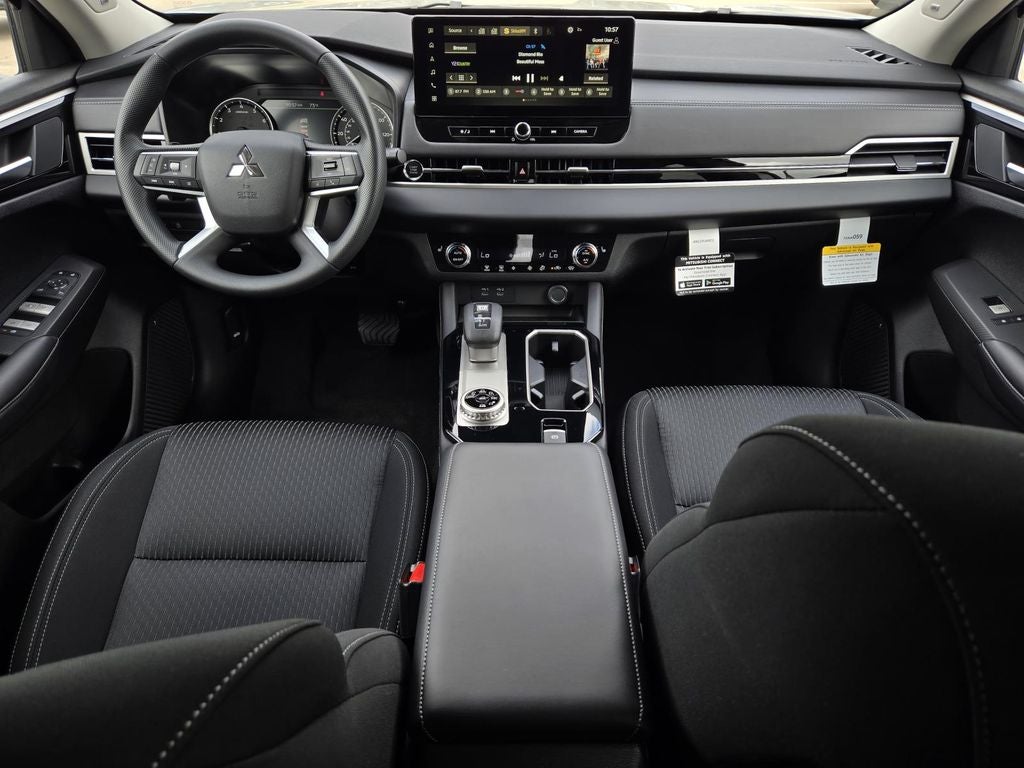 2026 Mitsubishi Outlander ES