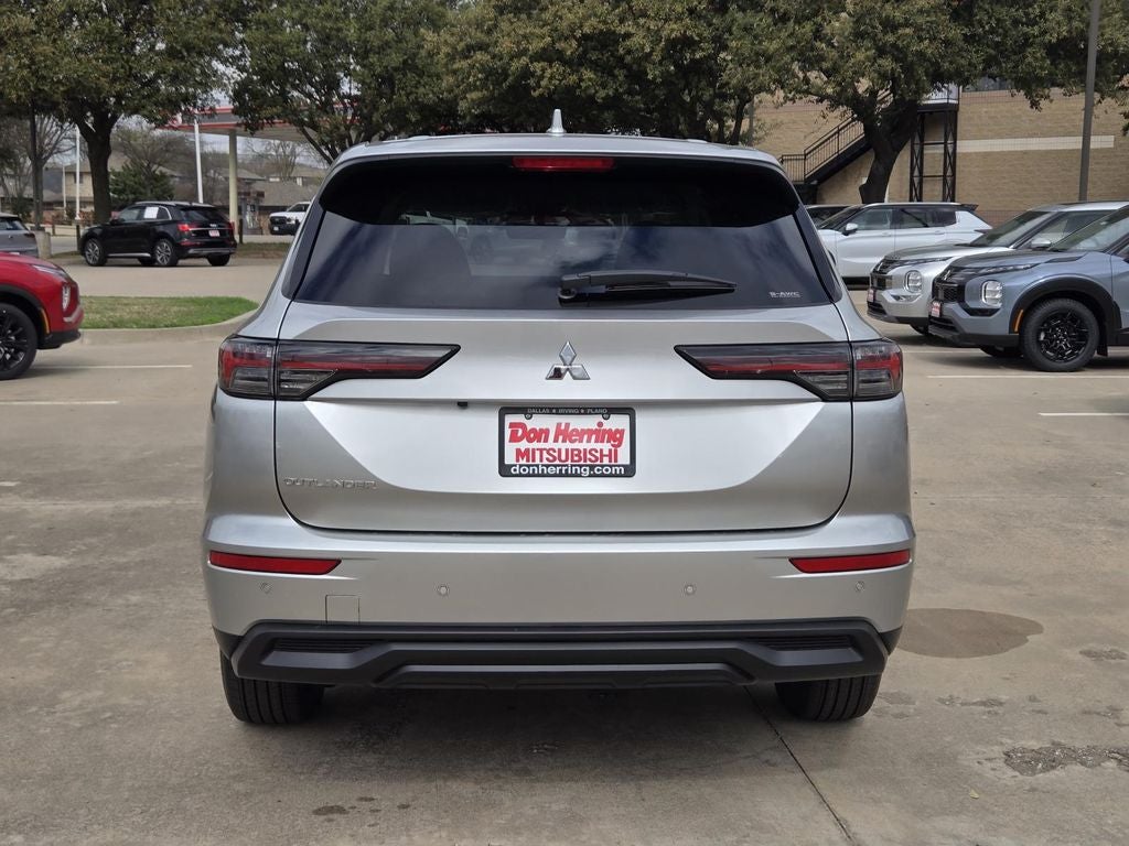 2026 Mitsubishi Outlander ES