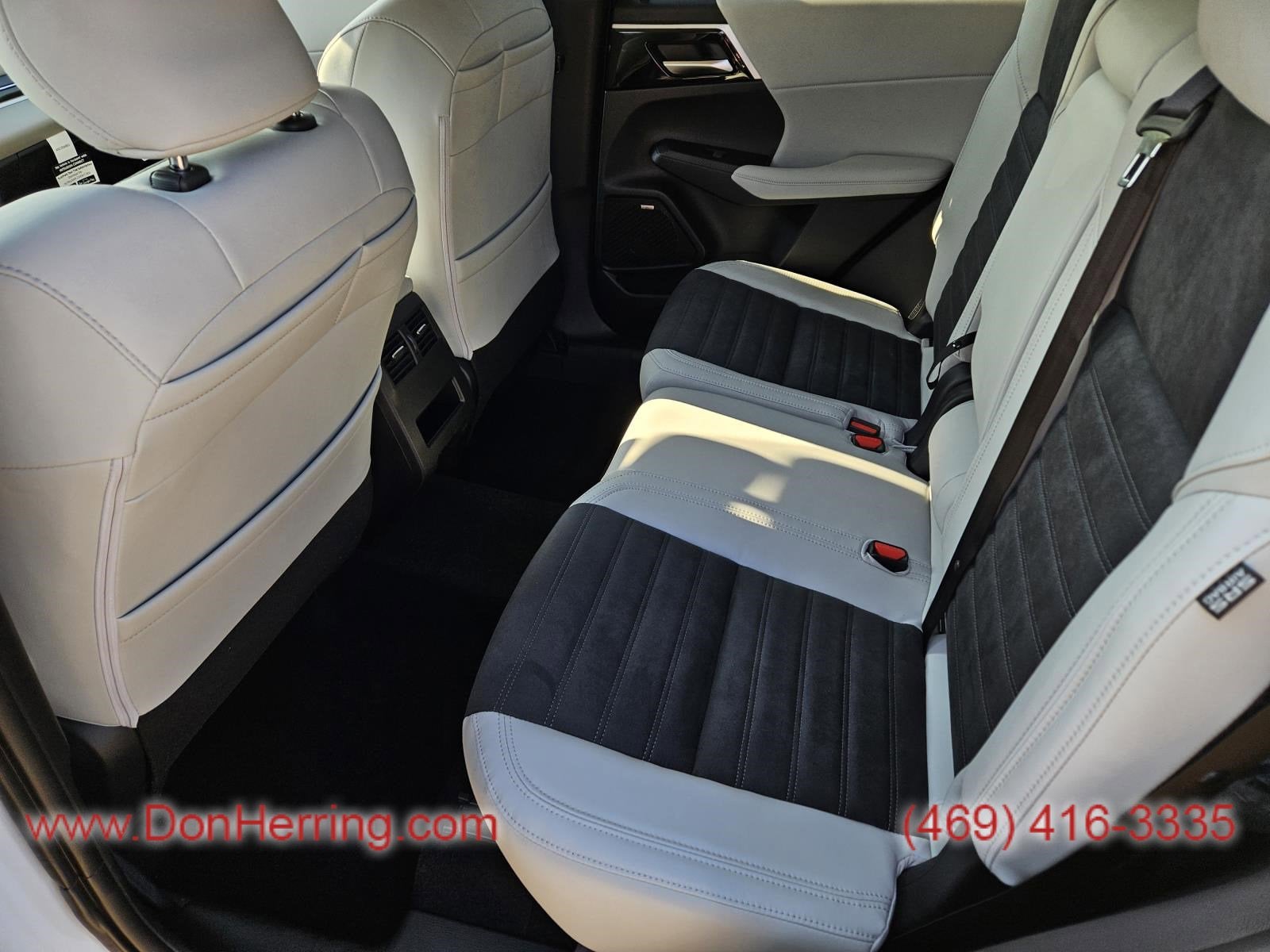 2025 Mitsubishi Outlander SE AWC