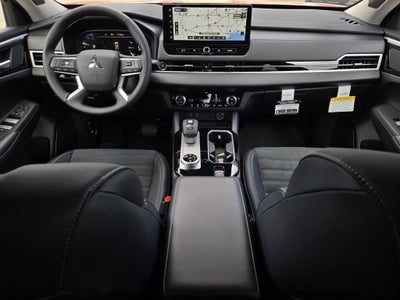 2025 Mitsubishi Outlander SE