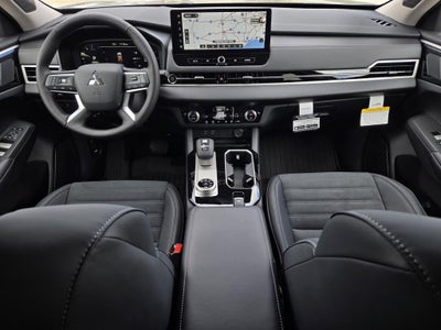 2026 Mitsubishi Outlander SE