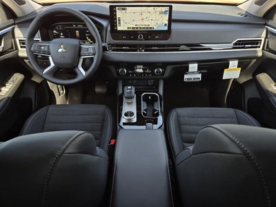 2026 Mitsubishi Outlander SE