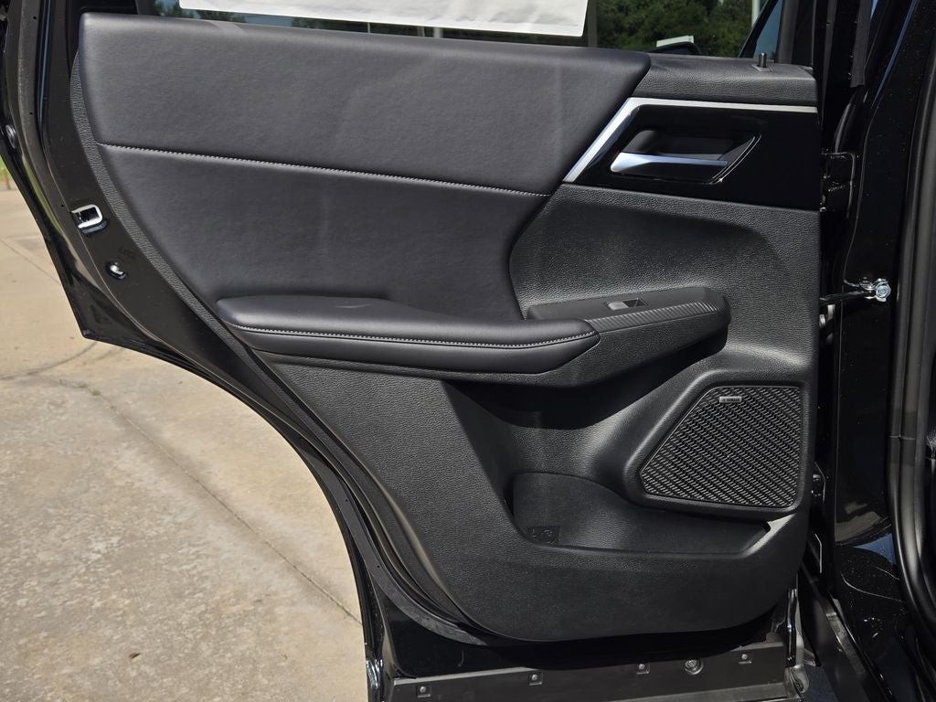 2026 Mitsubishi Outlander LE