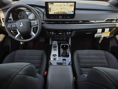 2026 Mitsubishi Outlander LE