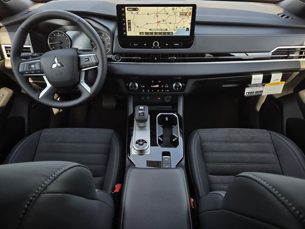 2026 Mitsubishi Outlander LE