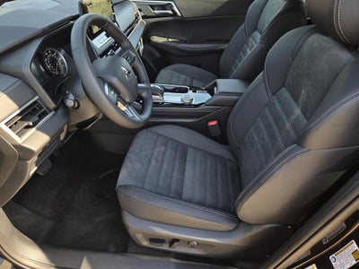 2026 Mitsubishi Outlander LE