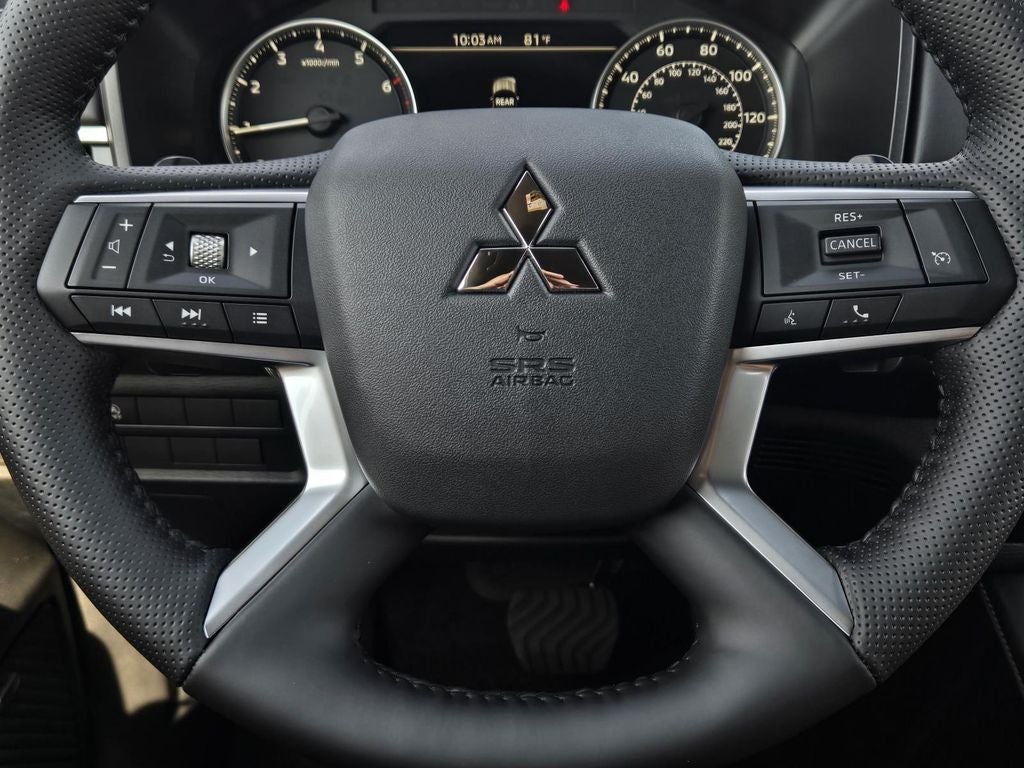 2026 Mitsubishi Outlander LE