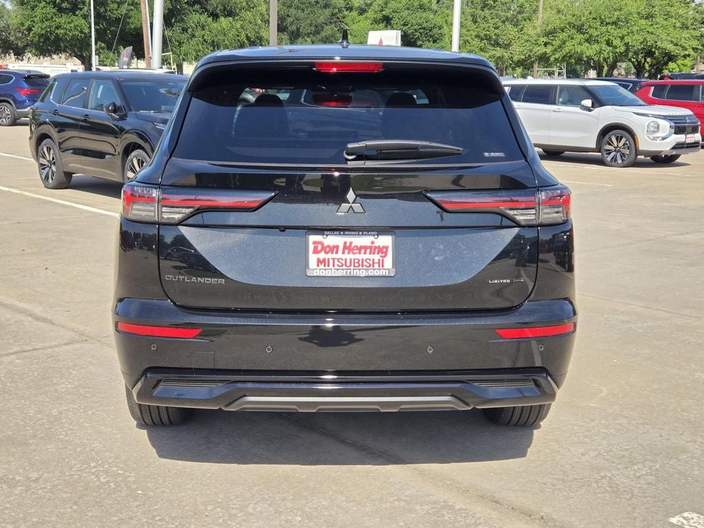 2026 Mitsubishi Outlander LE