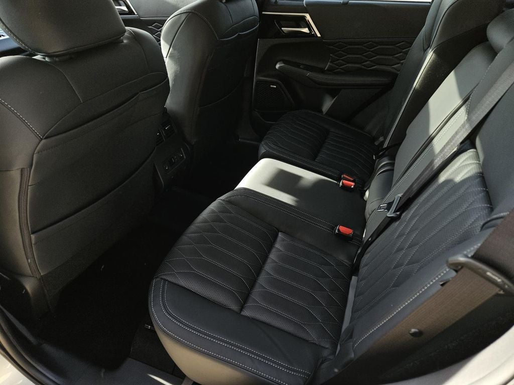 2026 Mitsubishi Outlander SEL