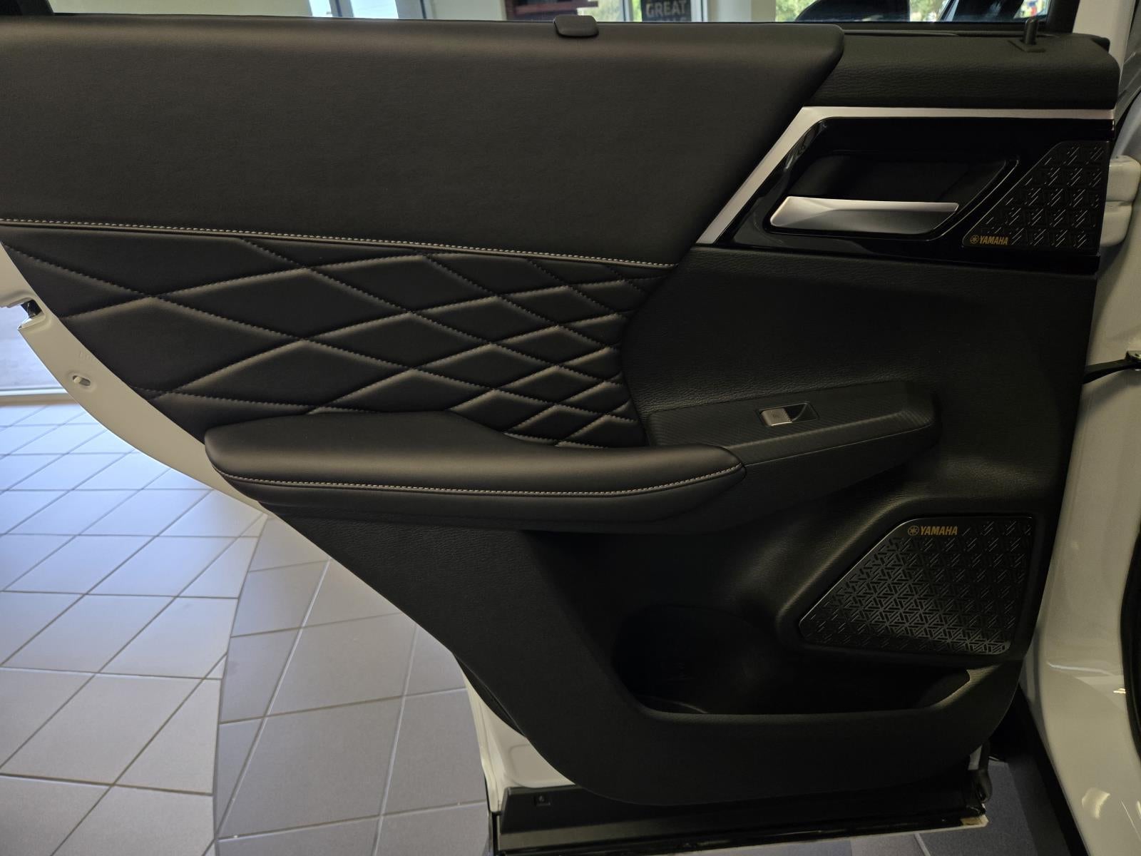 2026 Mitsubishi Outlander PHEV Black Edition
