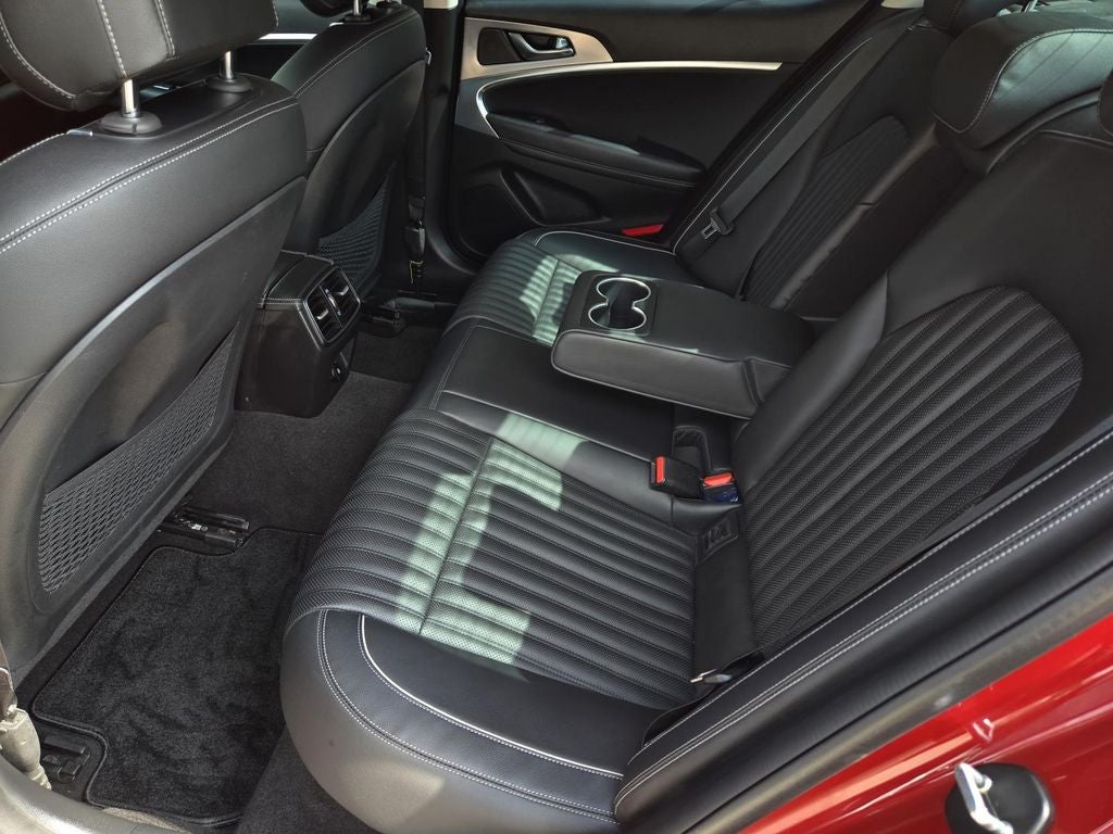 2022 Genesis G70 2.0T