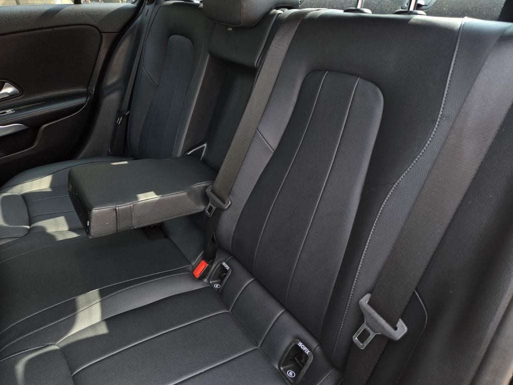 2022 Mercedes-Benz A-Class A220