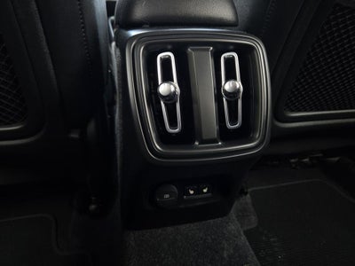 2022 Volvo XC40 R-Design