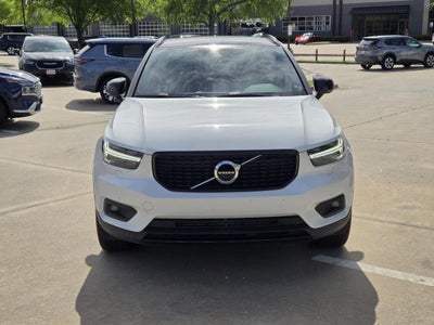 2022 Volvo XC40 R-Design